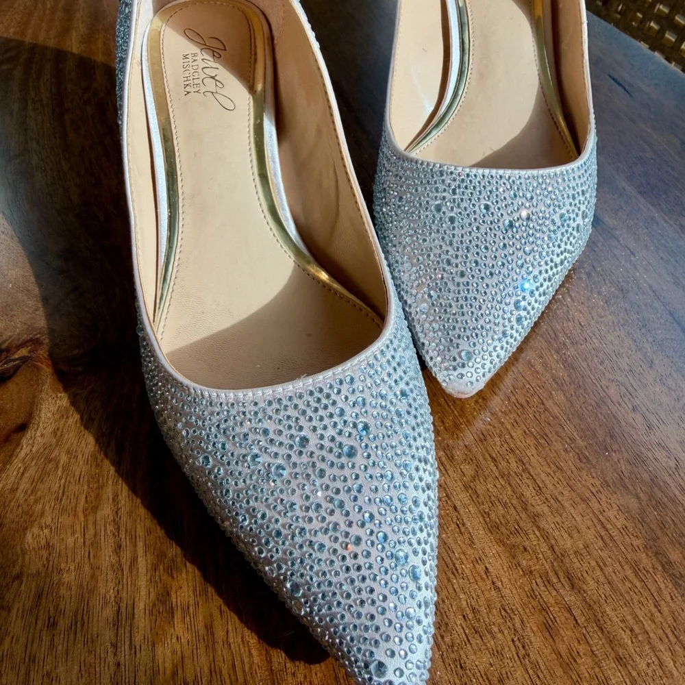 Badgley Mischka Frenchie Pointed Toe Kitten Heel - Picture 2 of 14